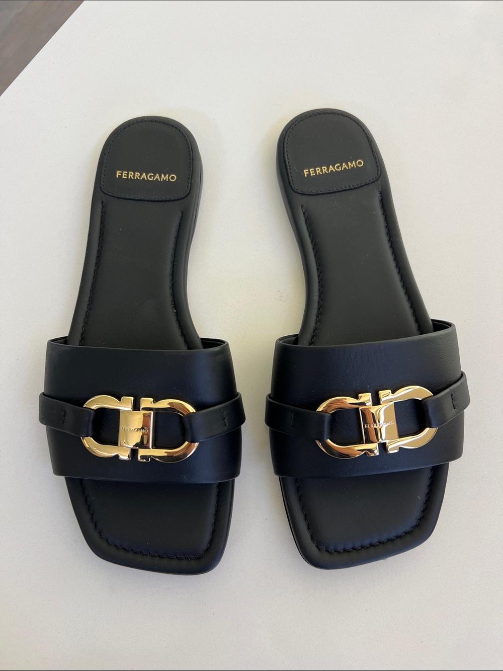 Ferragamo black leather with gold tone hardware open toe flat sandals slides 9C - Picture 5 of 11